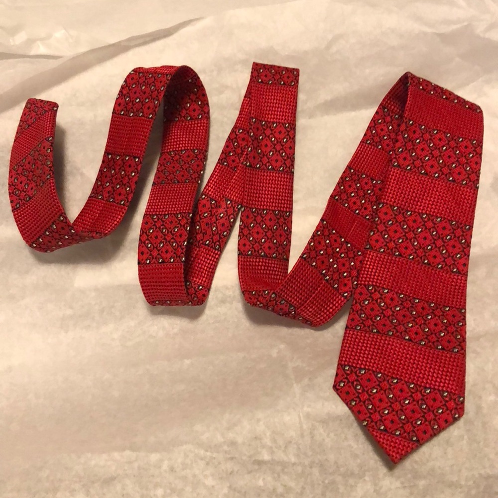 Unlabeled necktie 👔